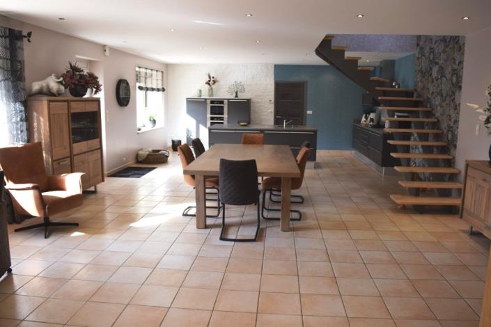 Image No.8-3 Bed House for sale