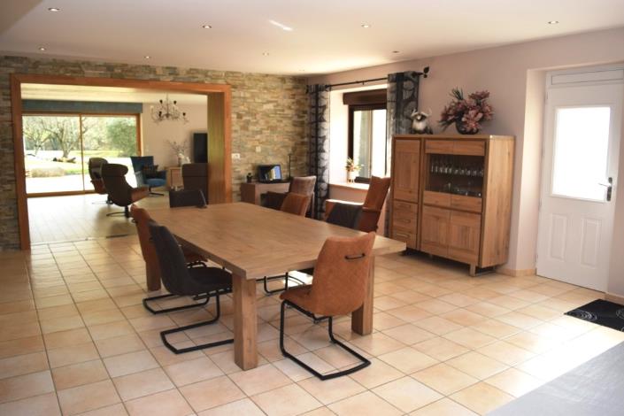 Image No.10-3 Bed House for sale