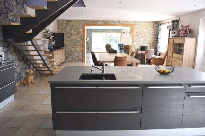 Image No.11-3 Bed House for sale