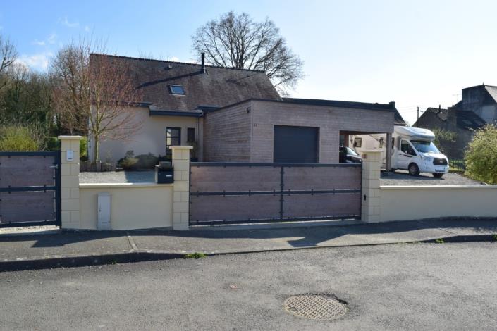 Image No.2-4 Bed House for sale