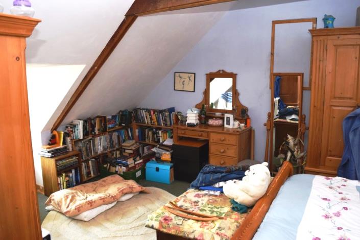 Image No.12-3 Bed House for sale