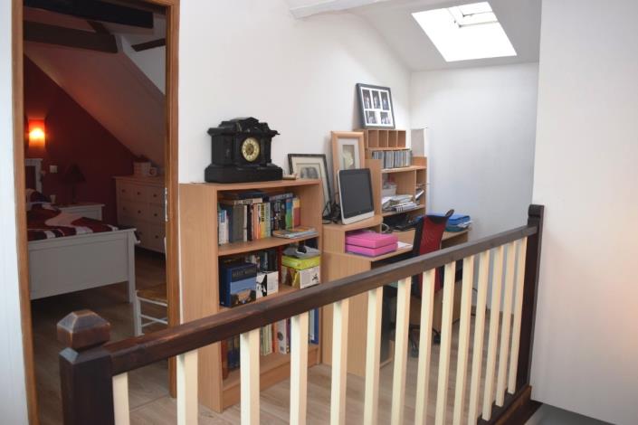 Image No.8-2 Bed House for sale