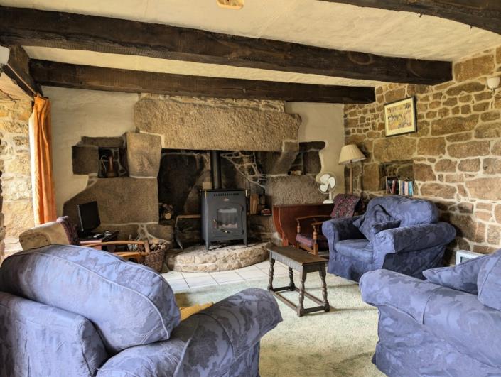 Image No.7-9 Bed Gite for sale