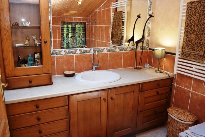 Image No.10-1 Bed House for sale