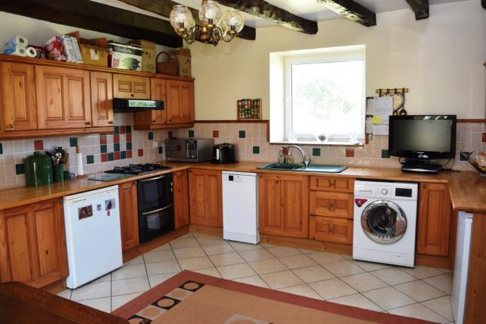 Image No.8-5 Bed House for sale