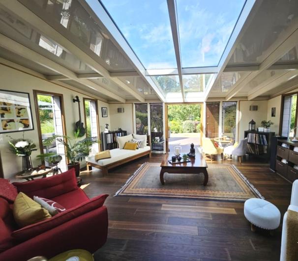 Image No.11-3 Bed House for sale