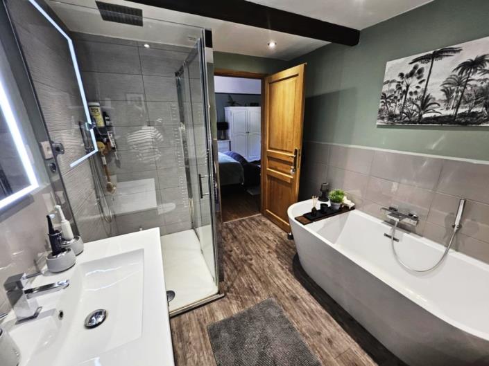 Image No.14-3 Bed House for sale