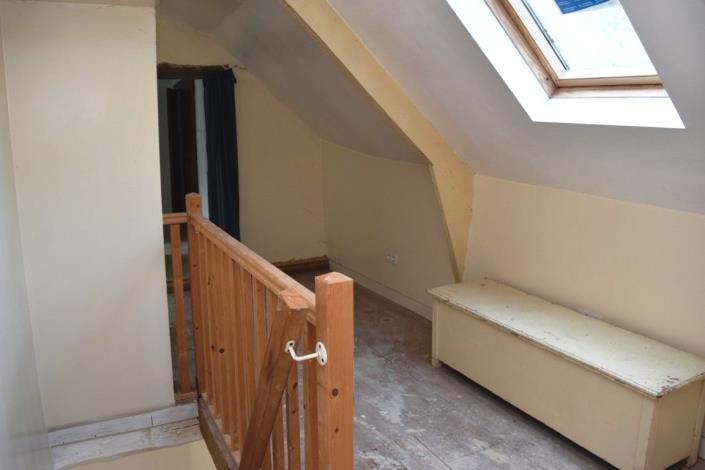 Image No.18-4 Bed House for sale