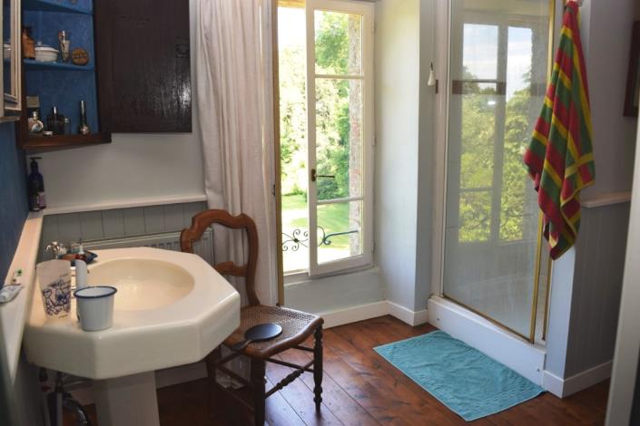 Image No.18-4 Bed House for sale