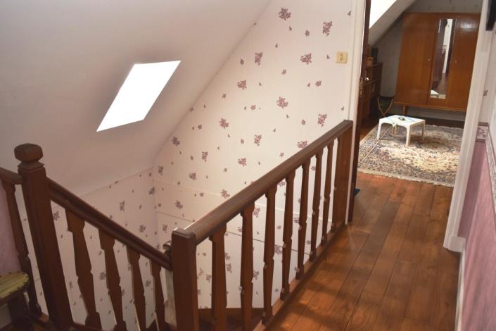 Image No.10-6 Bed House for sale