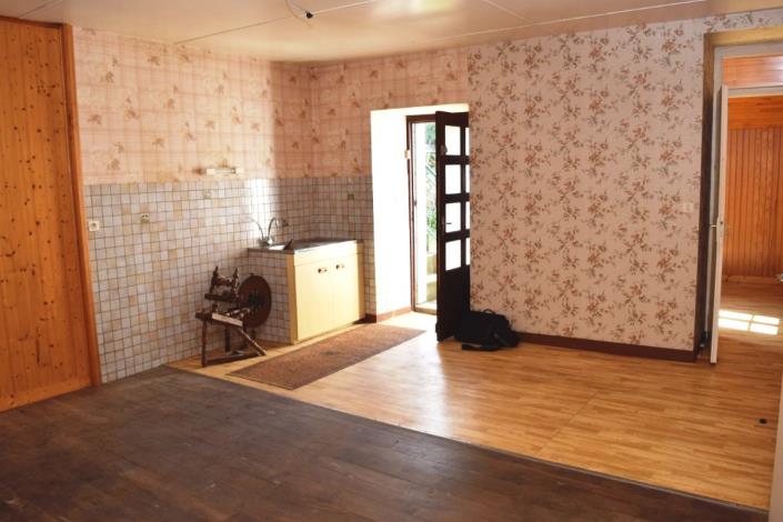 Image No.15-6 Bed House for sale