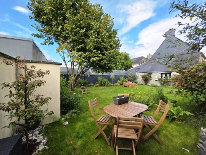 Image No.2-4 Bed House for sale