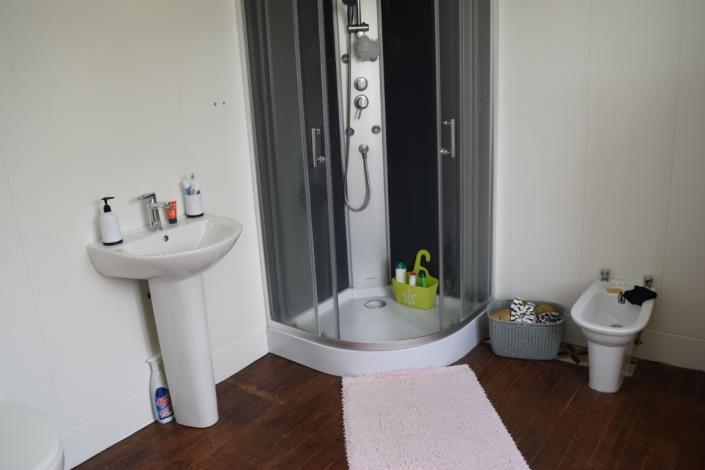 Image No.10-2 Bed House for sale