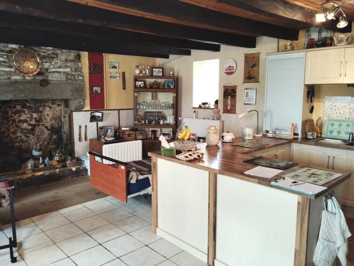 Image No.6-6 Bed House for sale