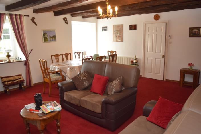 Image No.8-6 Bed House for sale