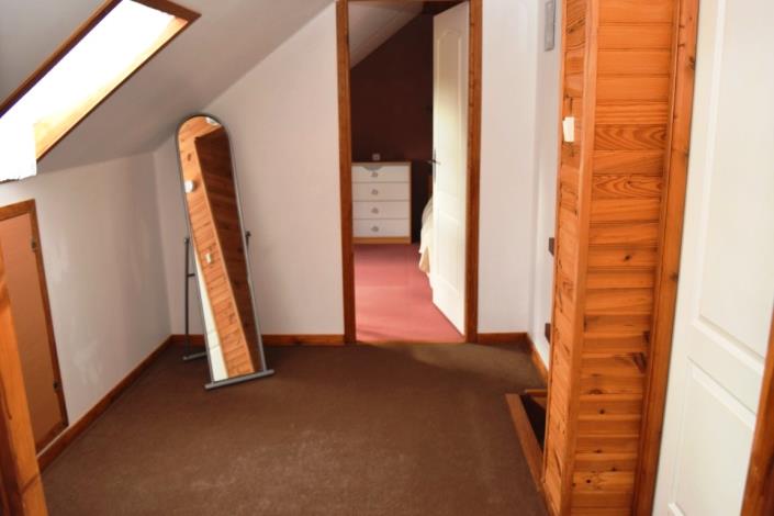 Image No.24-6 Bed House for sale