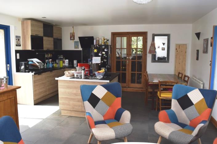 Image No.8-5 Bed House for sale