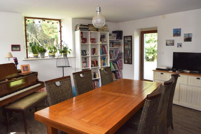 Image No.10-5 Bed House for sale