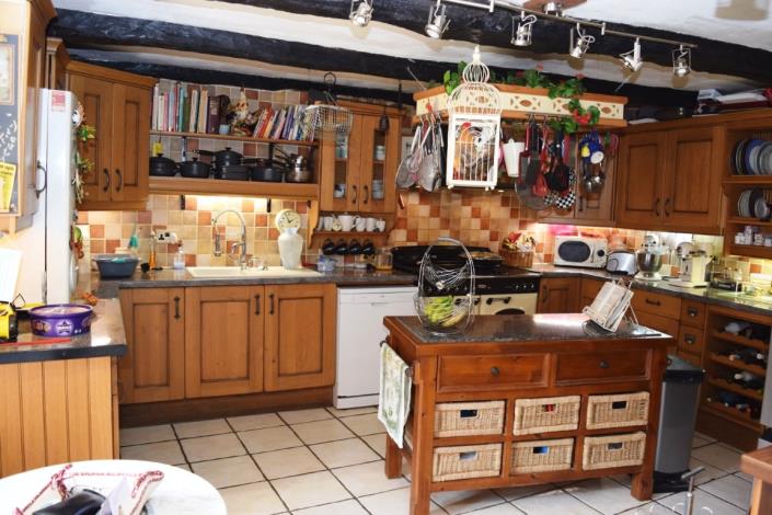 Image No.6-4 Bed House for sale