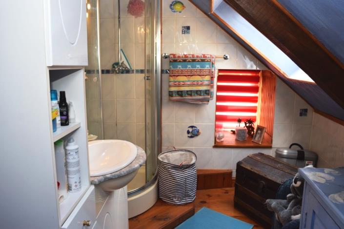 Image No.18-4 Bed House for sale