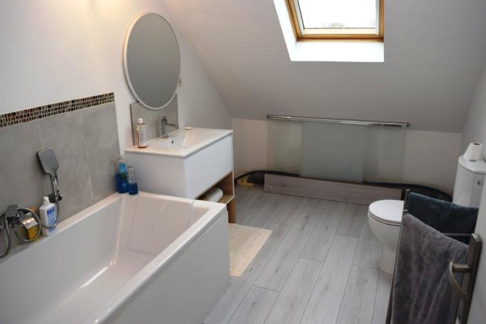 Image No.15-5 Bed House for sale