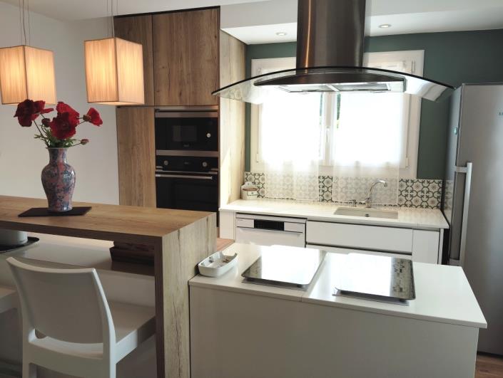 Image No.3-5 Bed House for sale