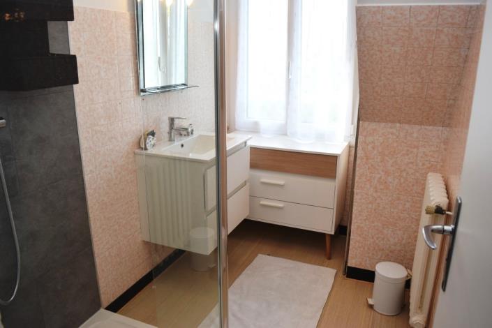 Image No.18-5 Bed House for sale