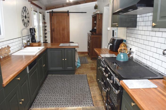 Image No.6-3 Bed House for sale