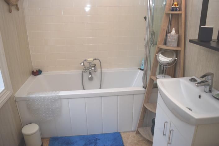 Image No.18-3 Bed House for sale