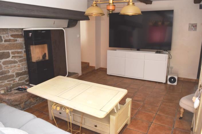 Image No.8-5 Bed House for sale