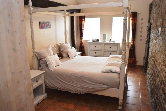 Image No.9-5 Bed House for sale