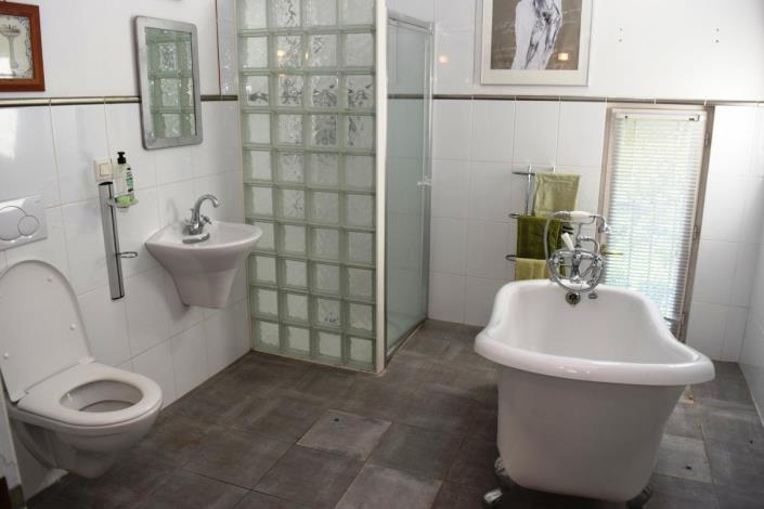 Image No.15-4 Bed House for sale