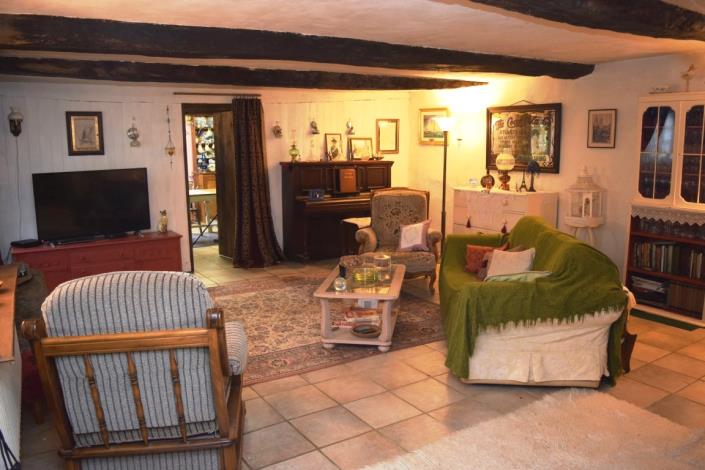 Image No.10-4 Bed House for sale