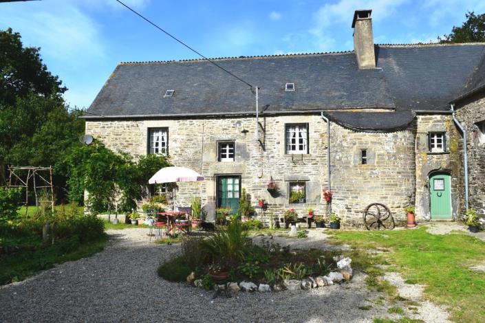Image No.2-4 Bed House for sale