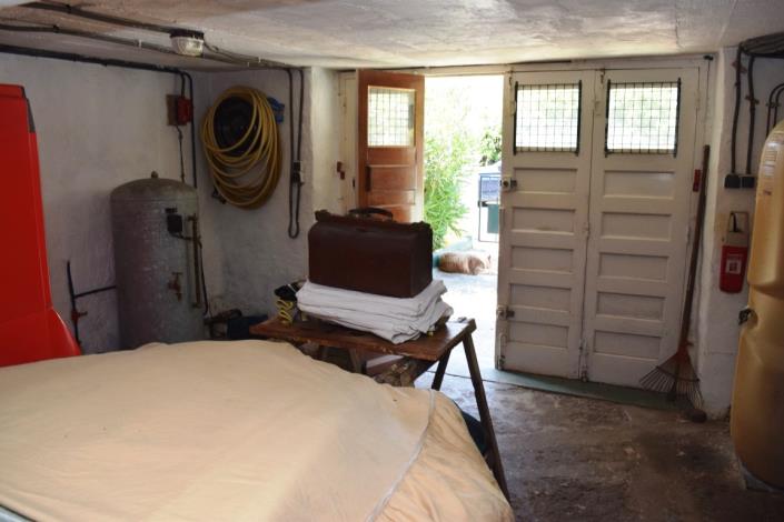 Image No.17-4 Bed House for sale
