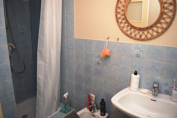 Image No.12-2 Bed House for sale