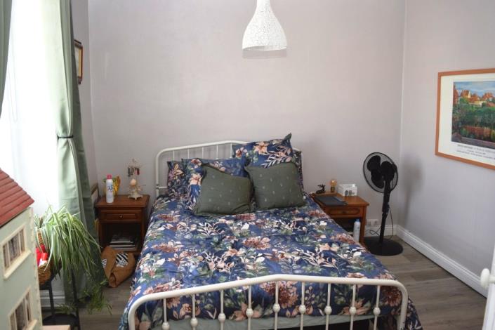 Image No.10-3 Bed House for sale