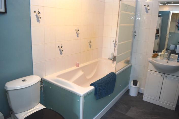 Image No.17-3 Bed House for sale
