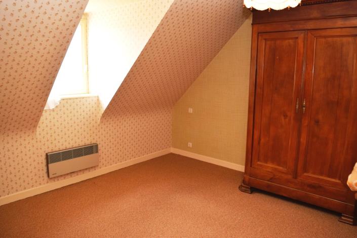 Image No.18-4 Bed House for sale