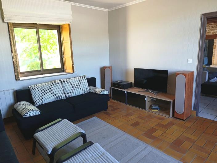 Image No.8-7 Bed House for sale
