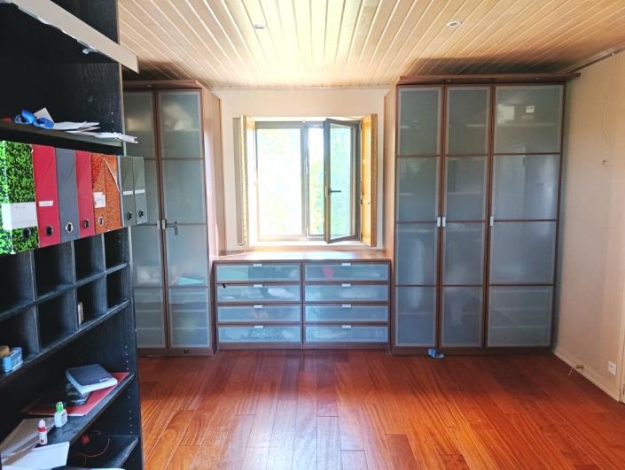 Image No.20-7 Bed House for sale