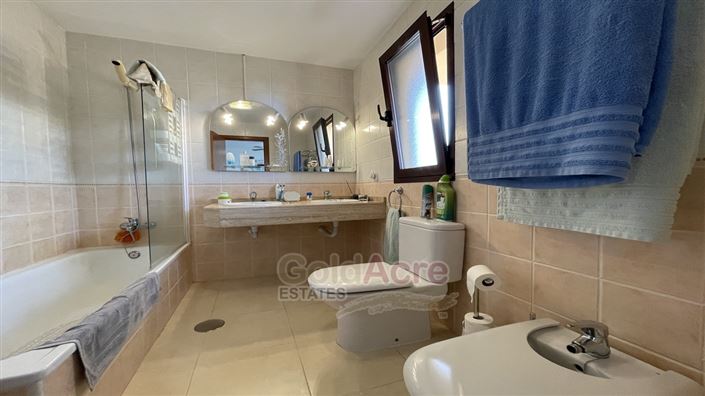 Image No.36-4 Bed Duplex for sale