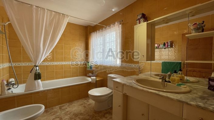 Image No.10-3 Bed Villa for sale