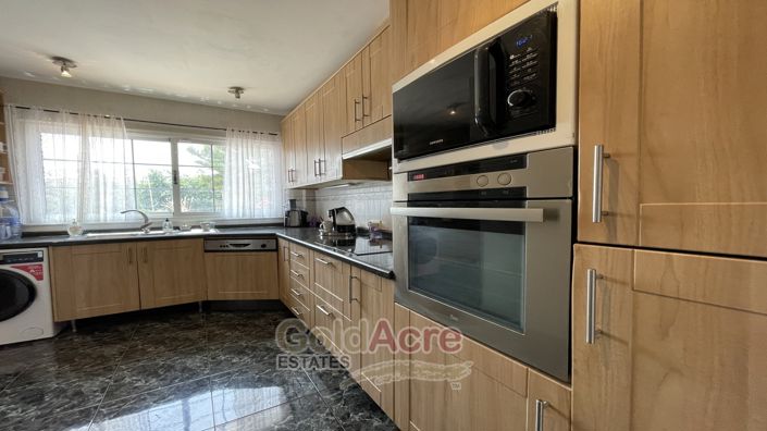 Image No.3-3 Bed Villa for sale