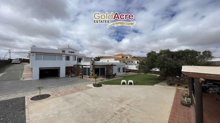 Image No.20-3 Bed Villa for sale