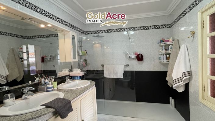 Image No.41-3 Bed Villa for sale