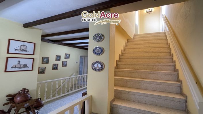 Image No.43-3 Bed Villa for sale