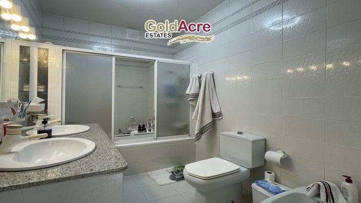 Image No.37-3 Bed Villa for sale