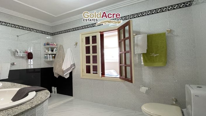 Image No.40-3 Bed Villa for sale