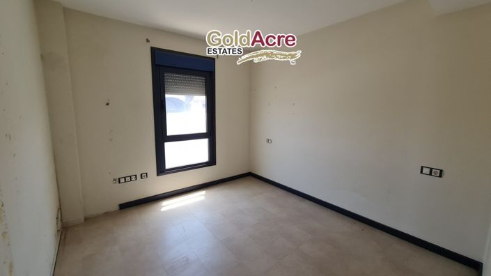 Image No.18-4 Bed Apartment for sale